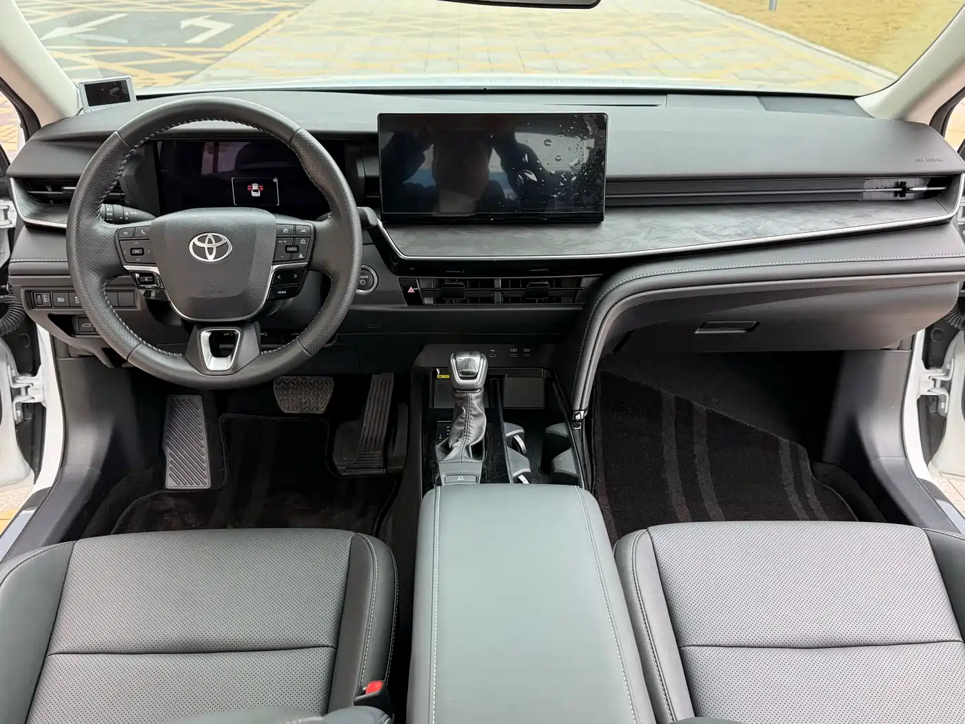 Toyota Camry 2024 Hybrid 2.0HGVP Luxury Edition фото 6