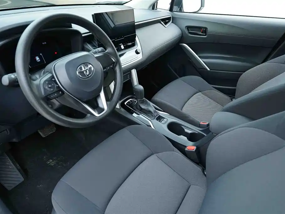 Toyota Frontlander 2024 2.0L CVT Elite Edition фото 9