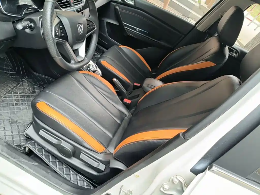 Baojun 310 2019 2017 1.5L Auto Luxury