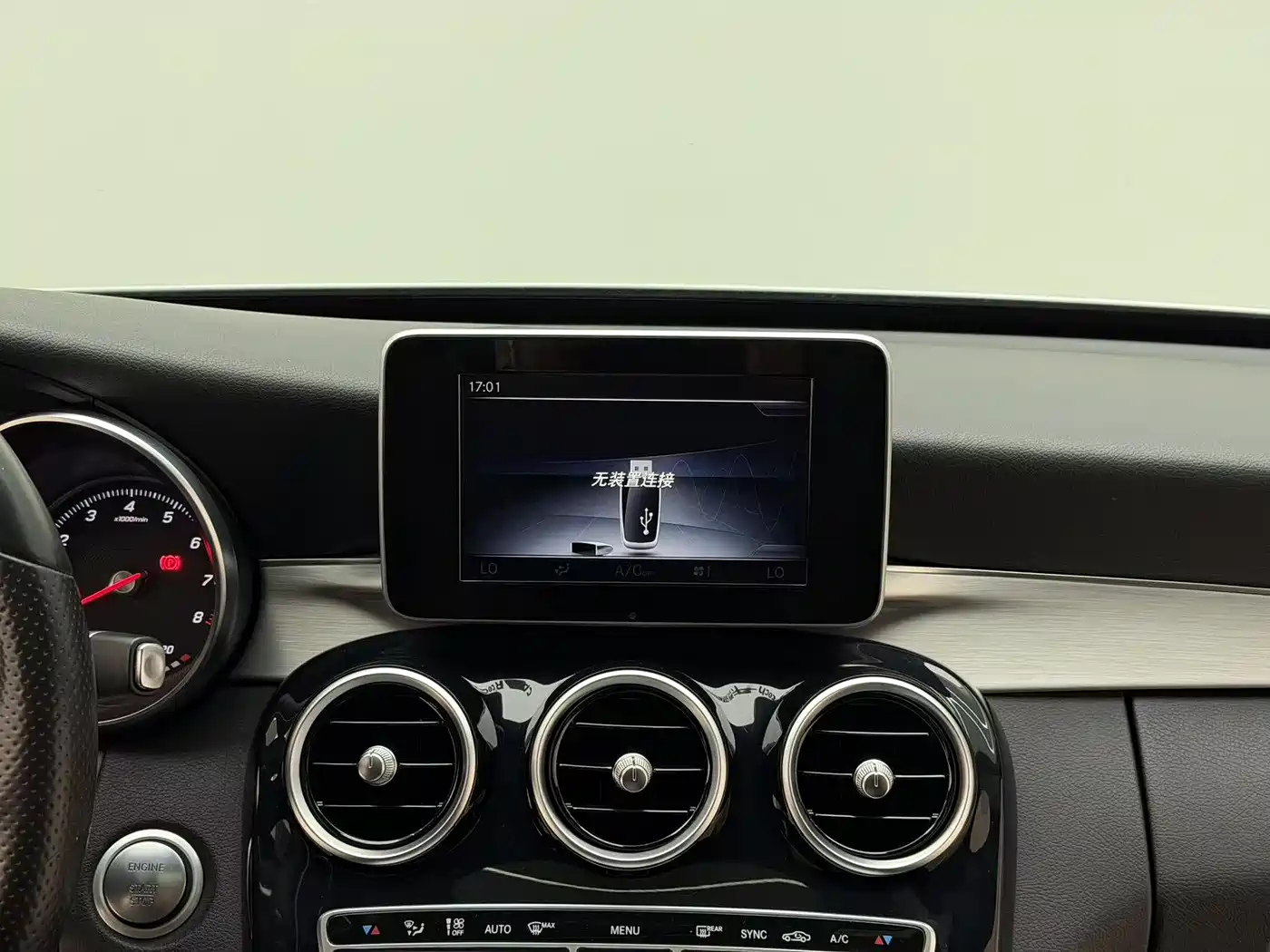 Mercedes-Benz C-Class 2015 C 200 Sport Edition 4MATIC фото 24