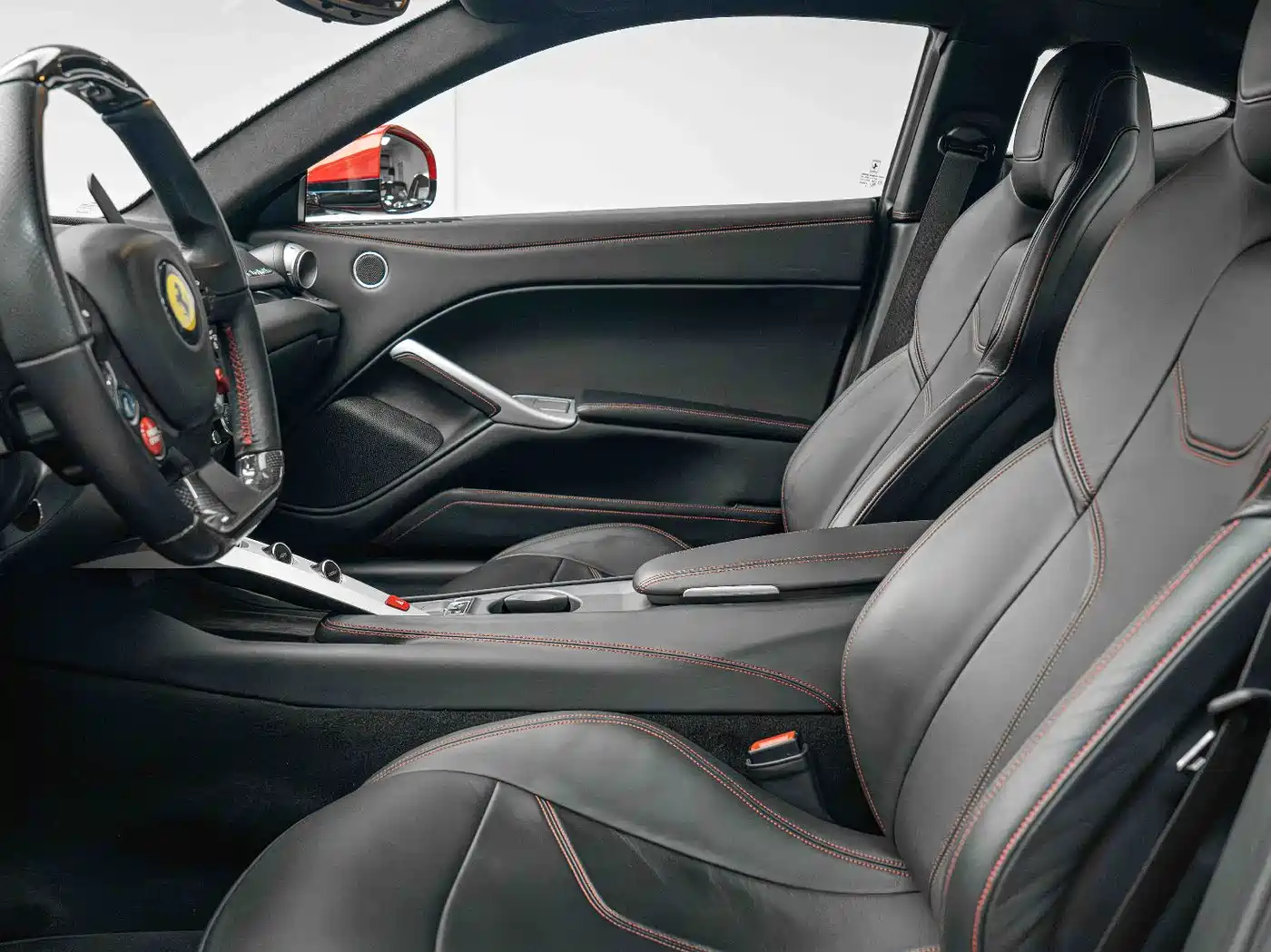 Ferrari F12berlinetta 2013 6.3L Standard фото 11