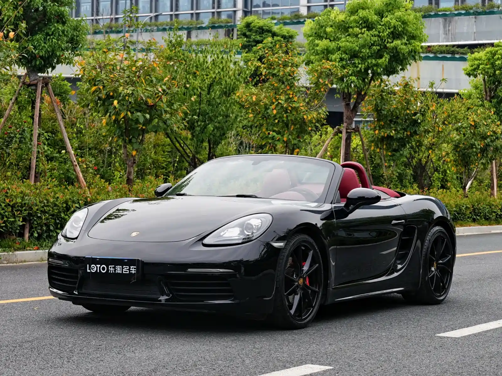 Фото 1 - Porsche 718
