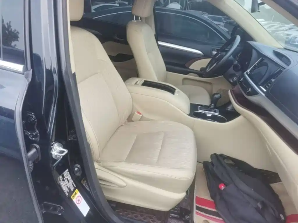 Фото 25 - Toyota Highlander
