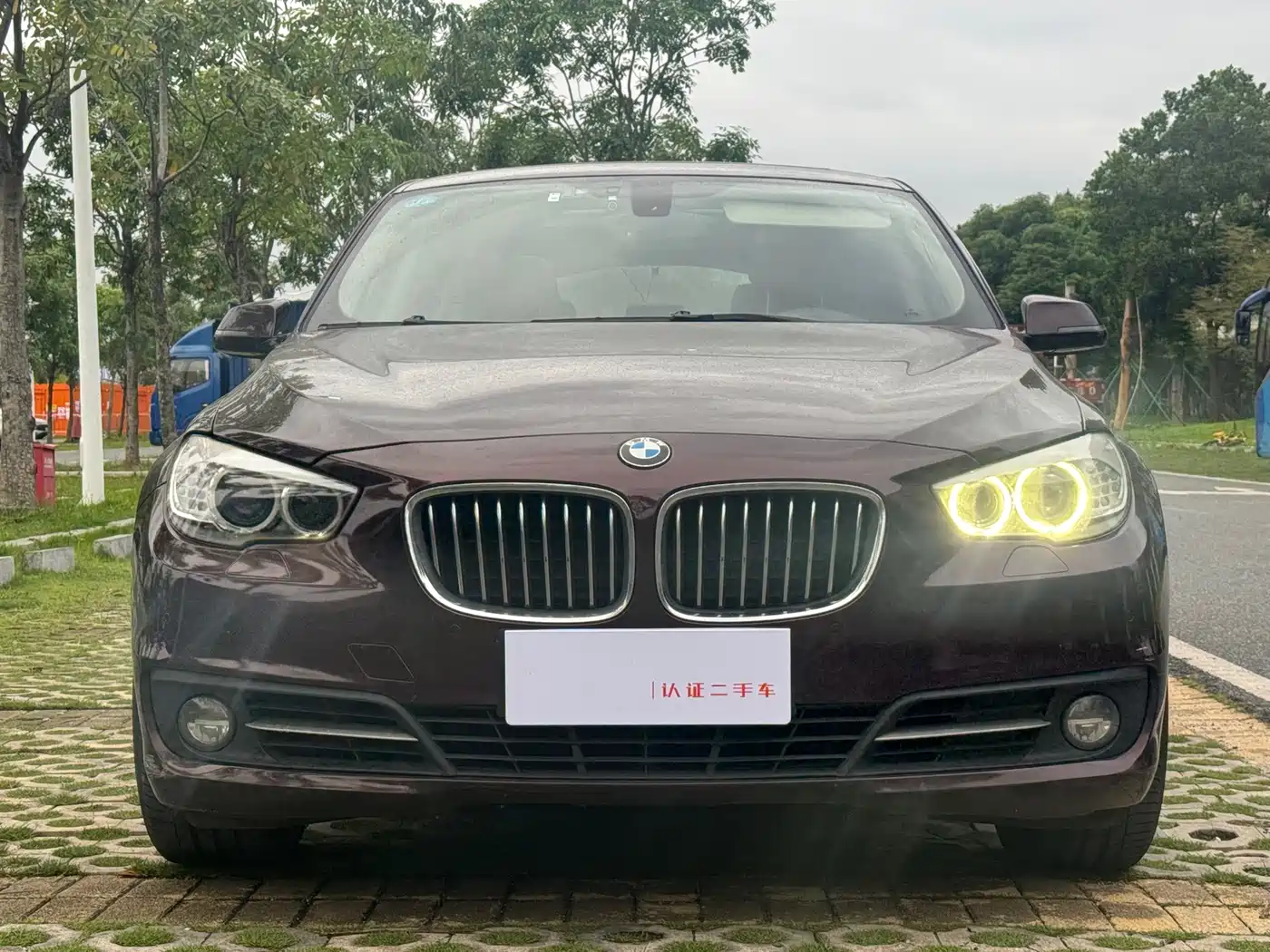 BMW 5 Series GT 2014 535i Leading фото 3