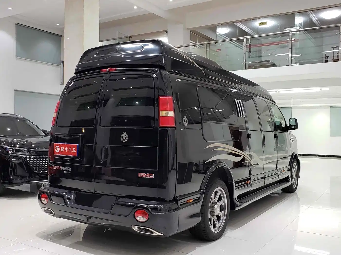 GMC Savana 2017 2014 6.0L Long Wheelbase Leader Edition
