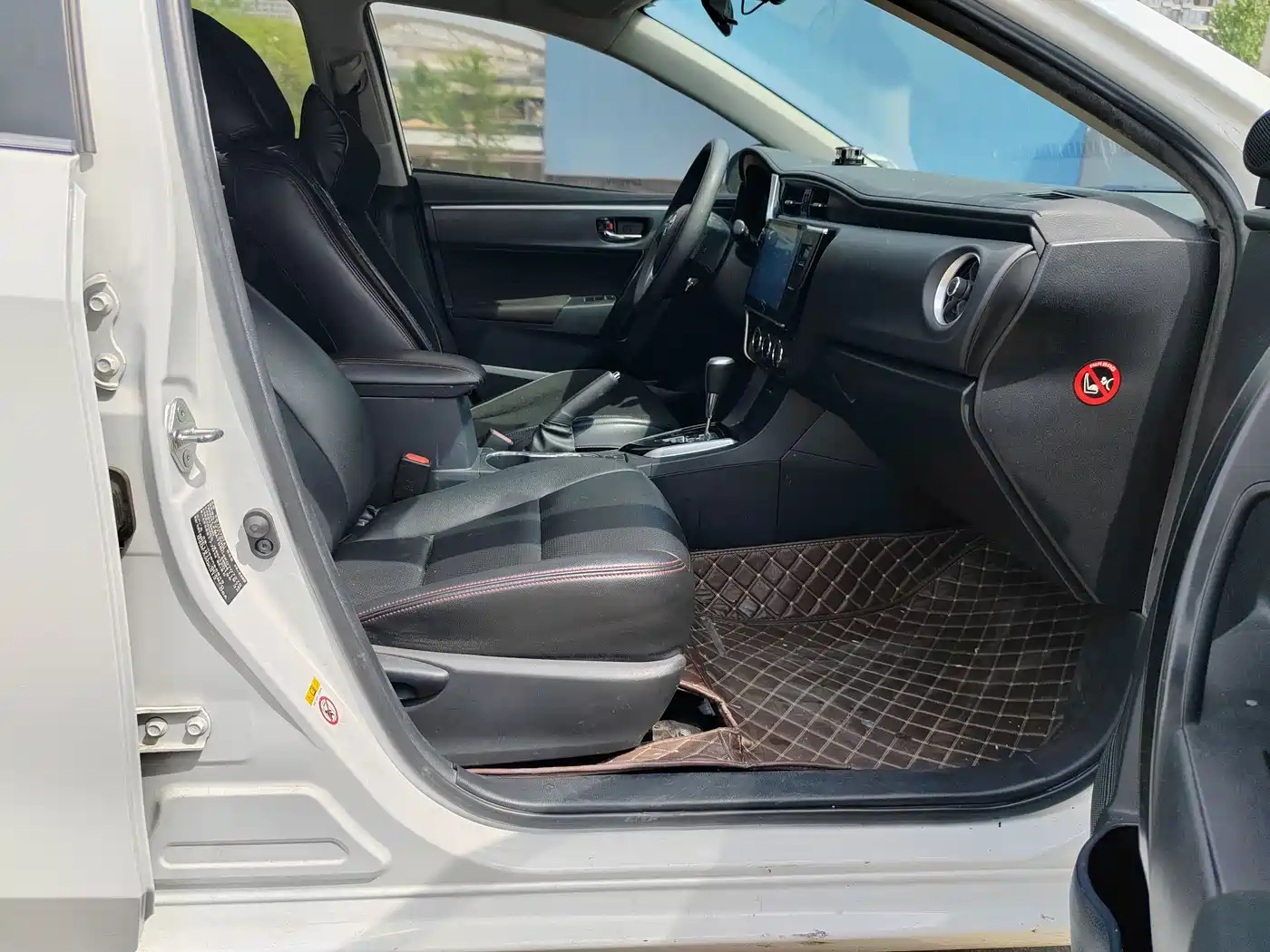 Toyota Corolla 2017 Facelift 1.2T S-CVT GL фото 14