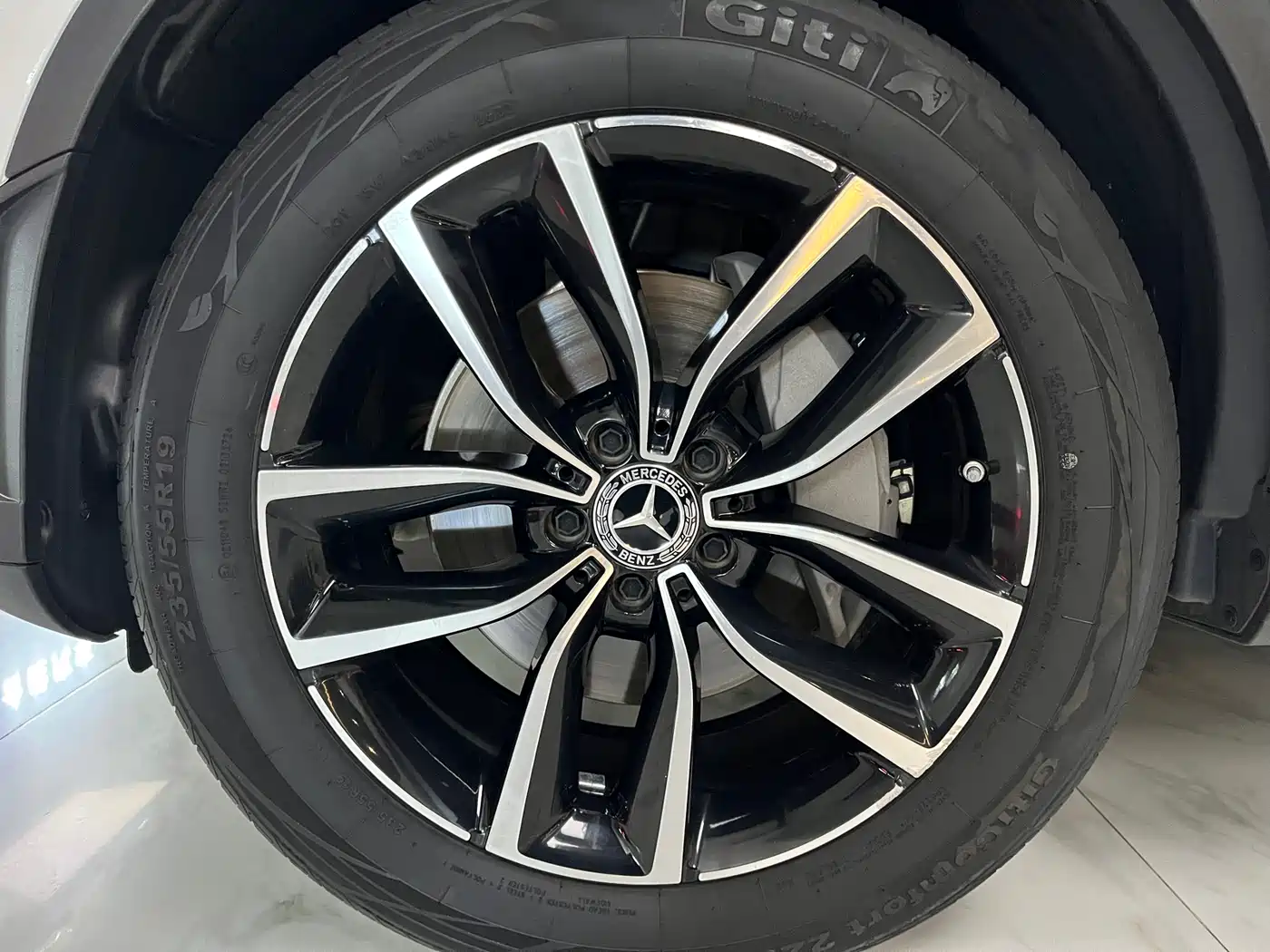 Mercedes-Benz GLC 2022 Facelift GLC 260 L 4MATIC Luxury Model фото 14