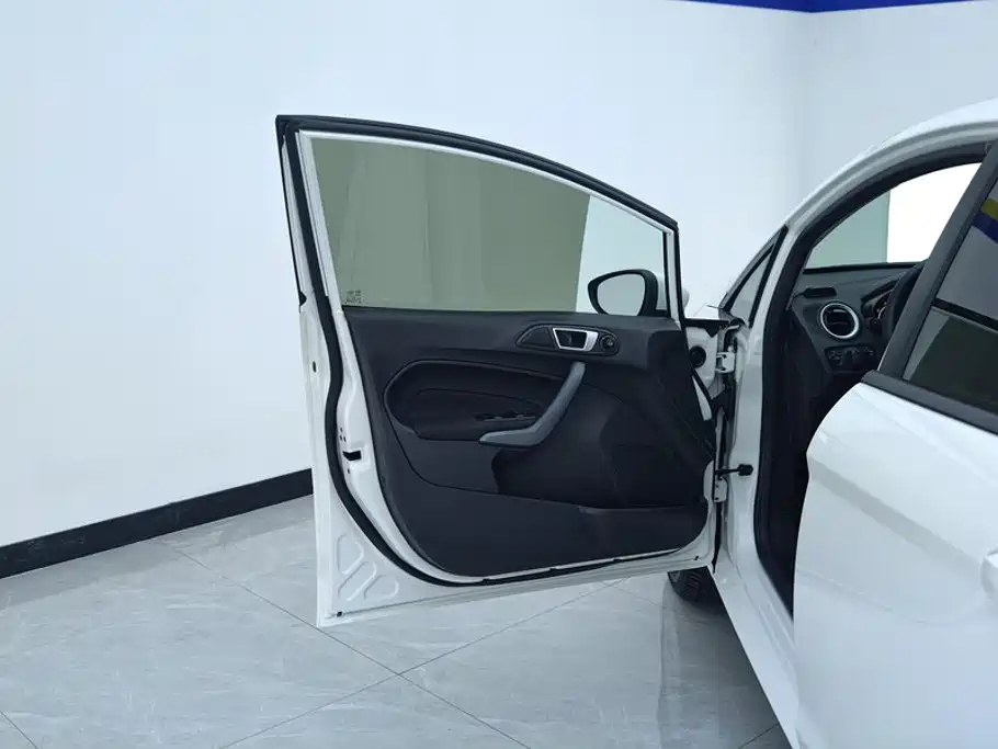 Ford Fiesta 2015 2013 Hatchback 1.5L Automatic Fashion