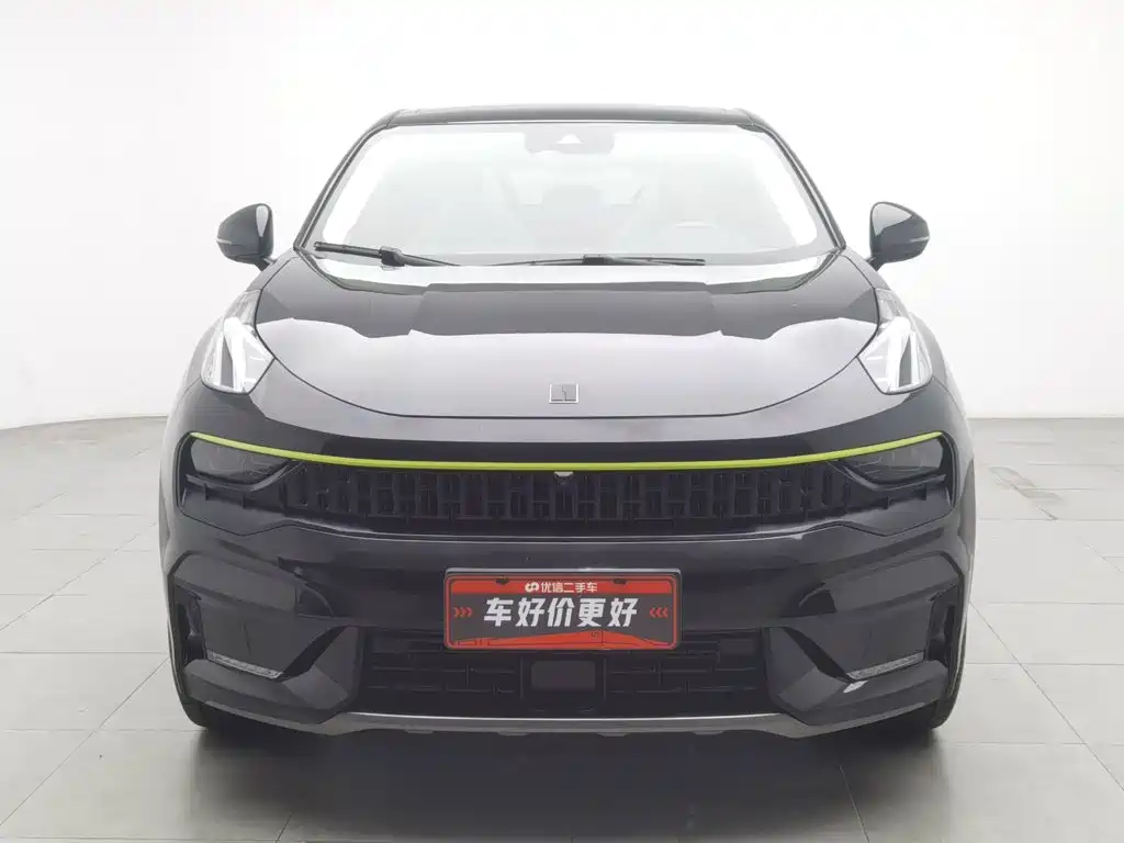 Фото 3 - Lynk & Co 05