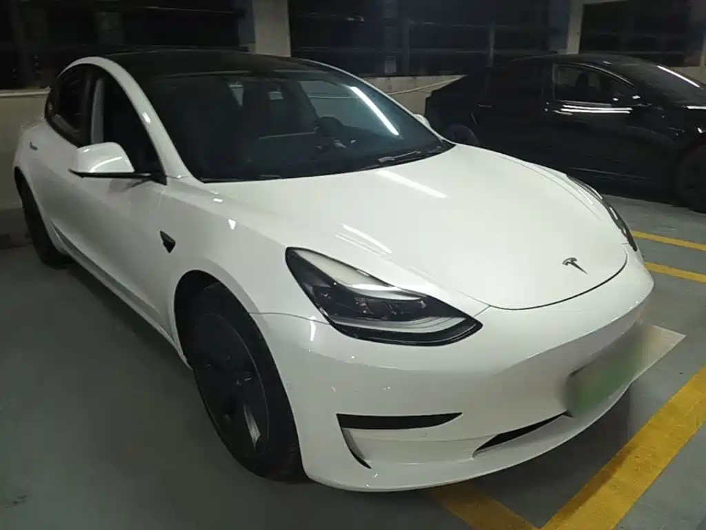 Фото 22 - Tesla Model 3