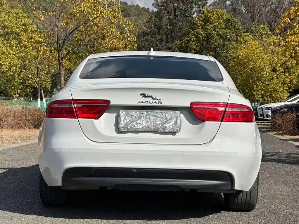 Jaguar XE 2016 2015 2.0T 200PS R-Sport