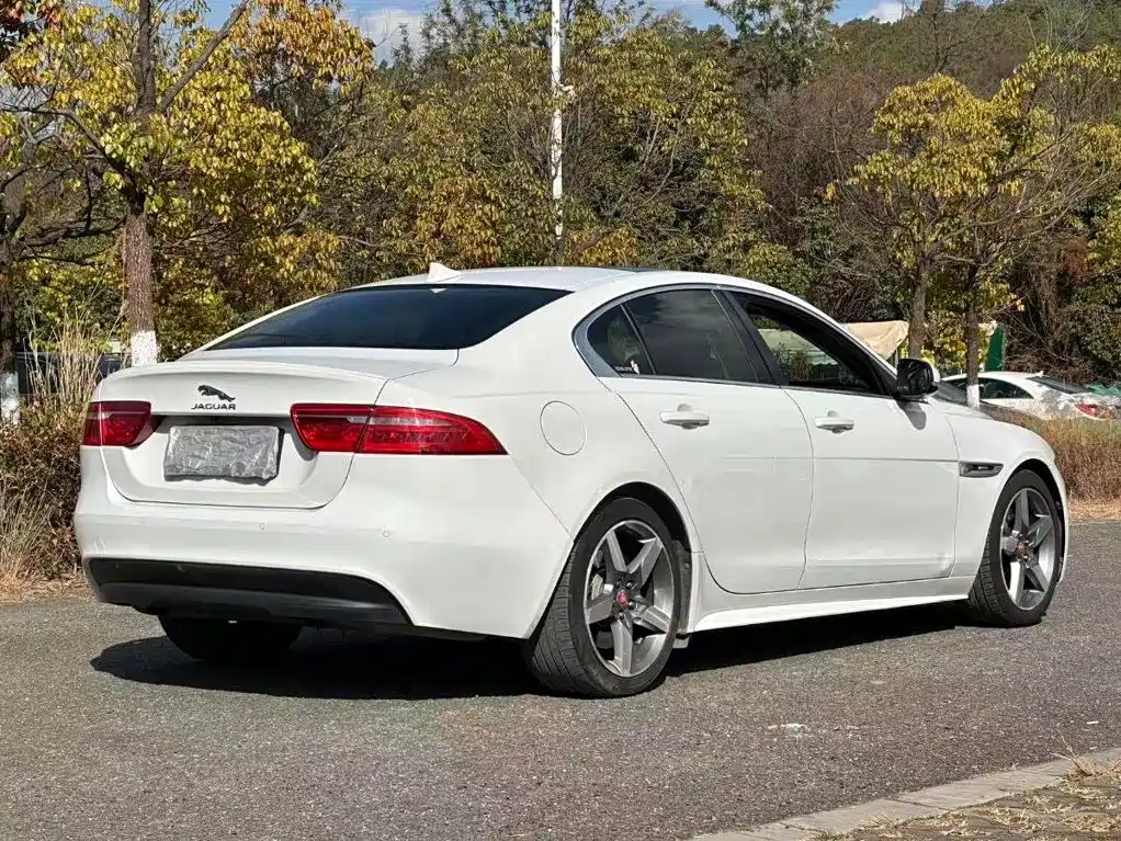 Jaguar XE 2016 2015 2.0T 200PS R-Sport