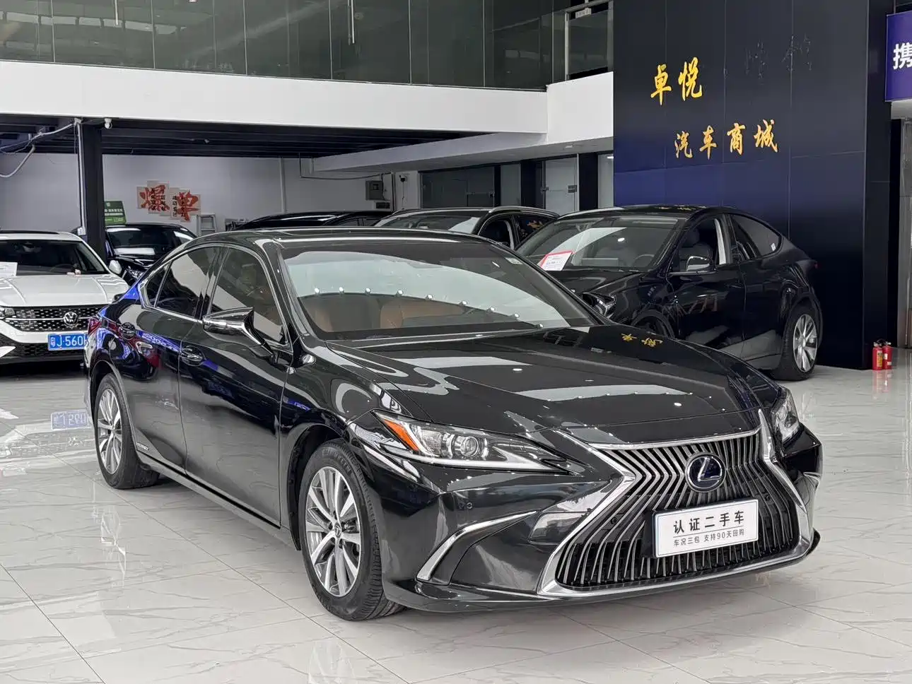 Lexus ES 2018 300h Excellence Edition China V фото 8