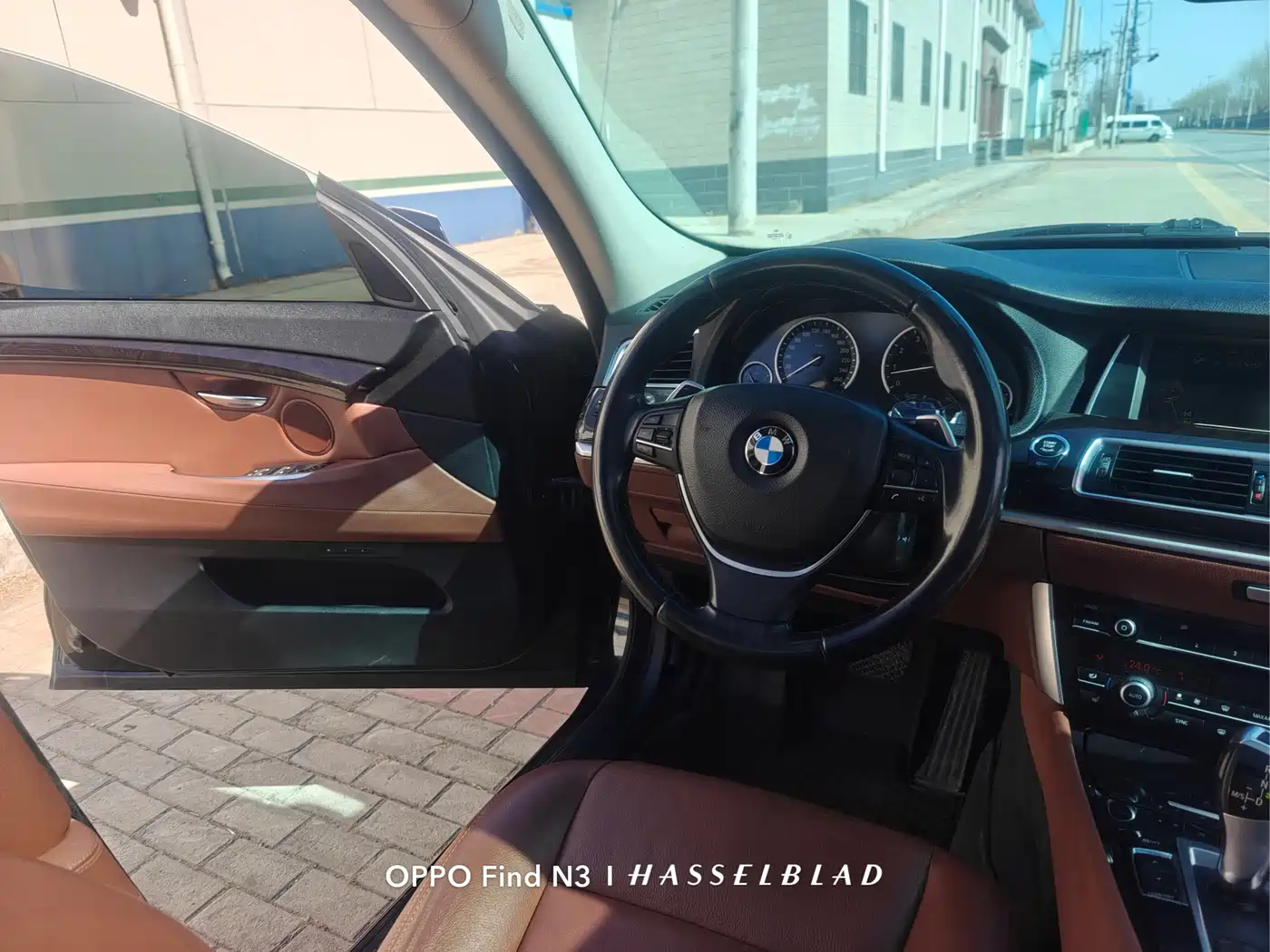 BMW 5 Series GT 2014 535i Leading фото 12