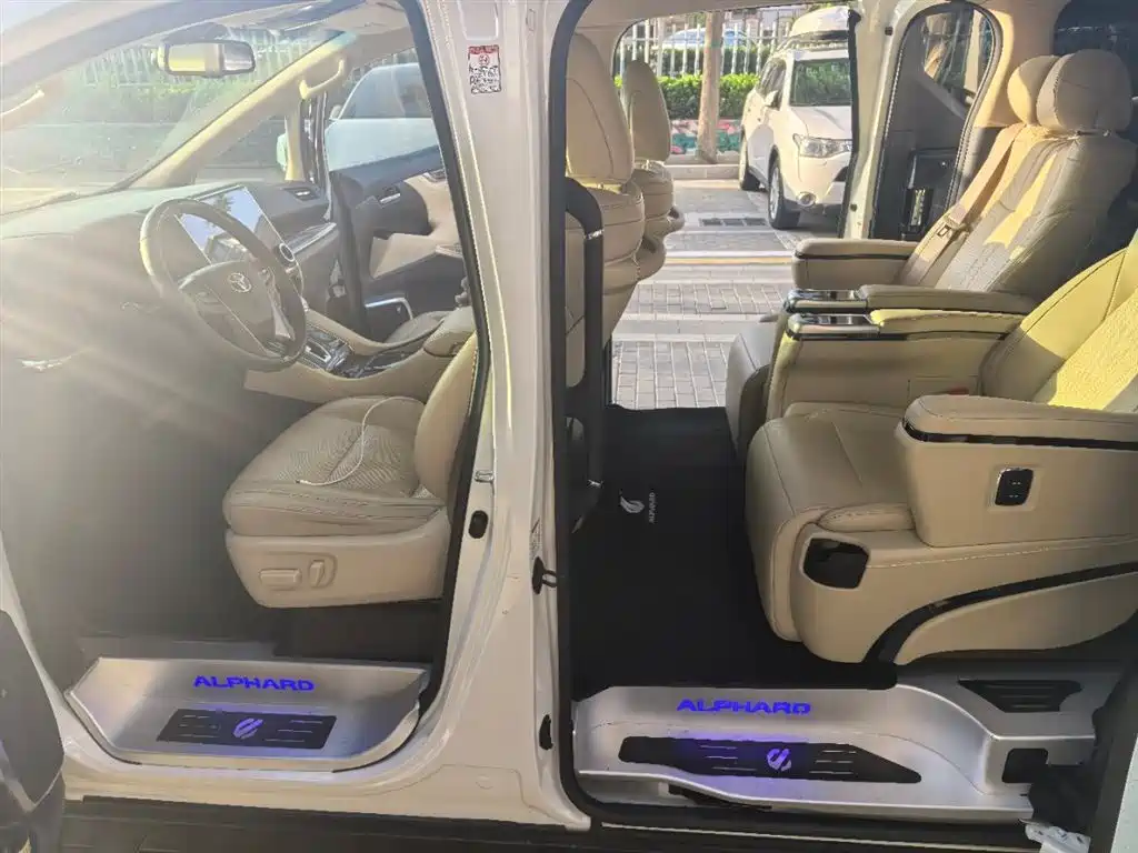Toyota Alphard 2015 3.5L Luxury Edition фото 8