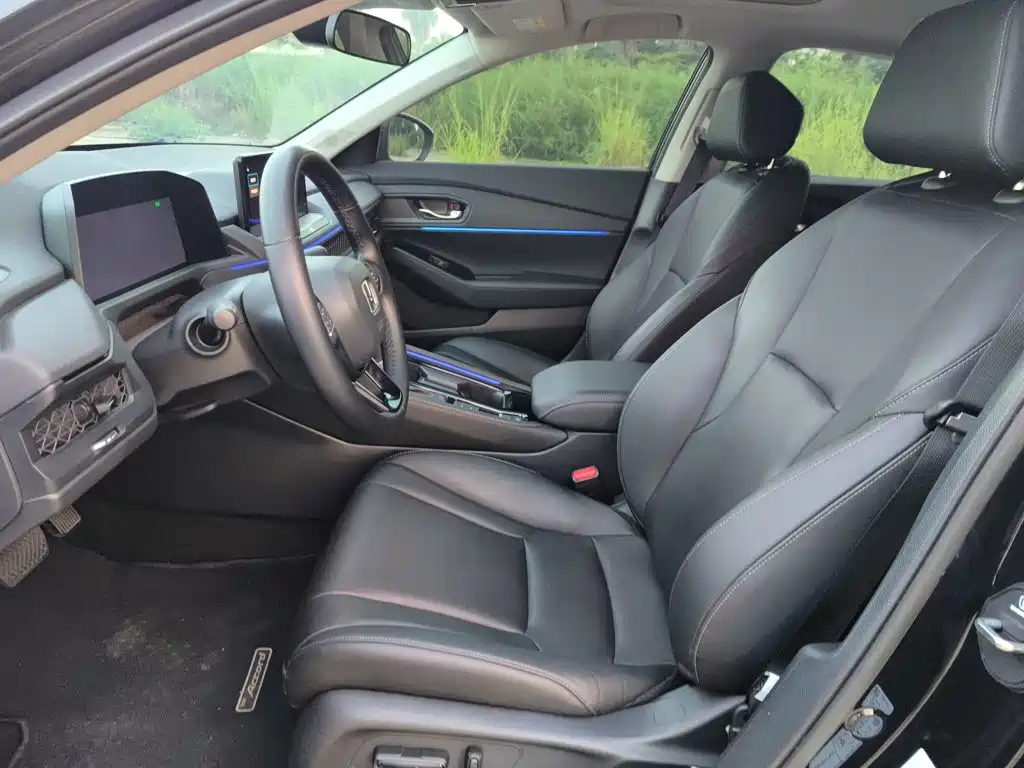 Photo 12 - Honda Accord