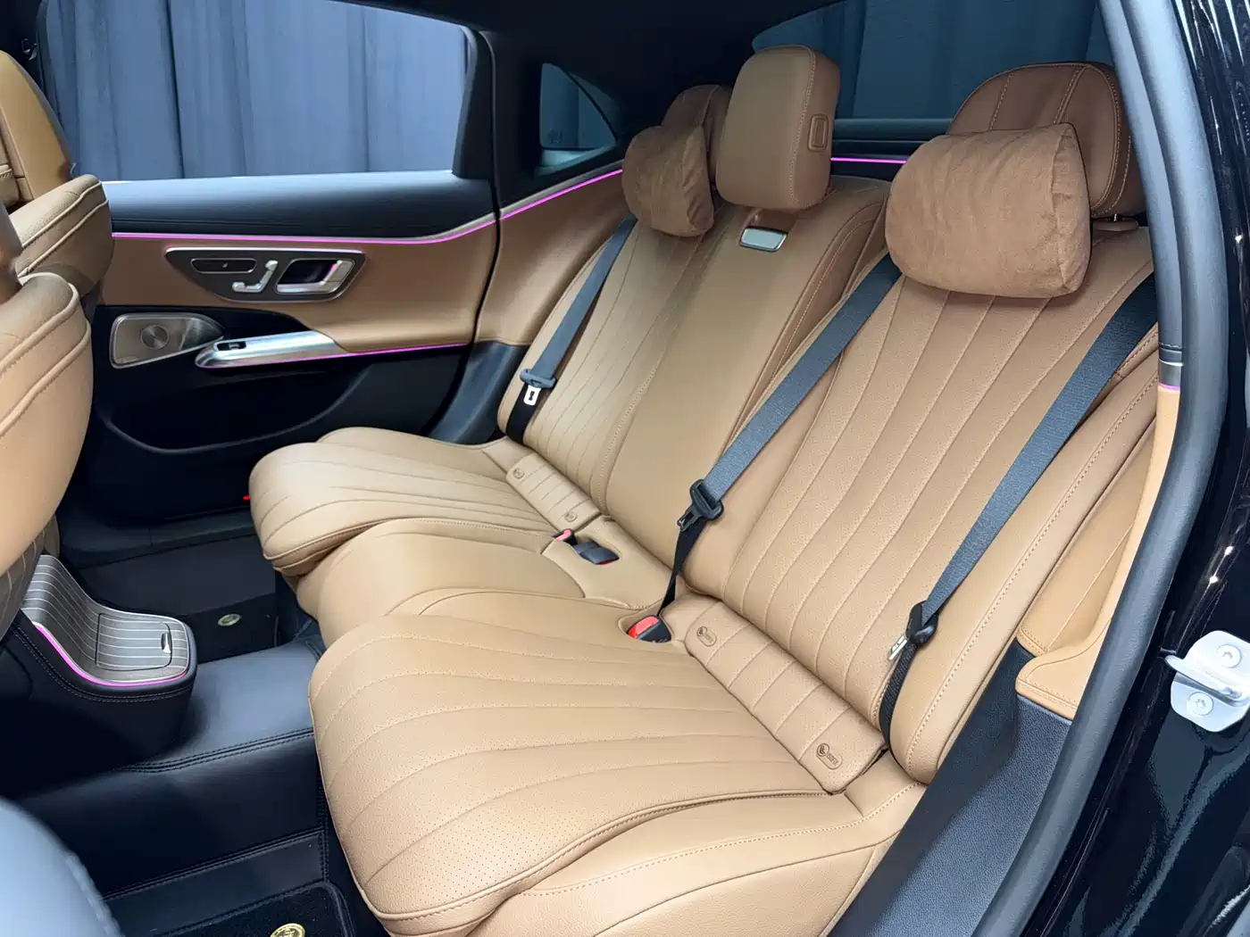 Mercedes-Benz E-Class 2025 E 300 L Luxury фото 9
