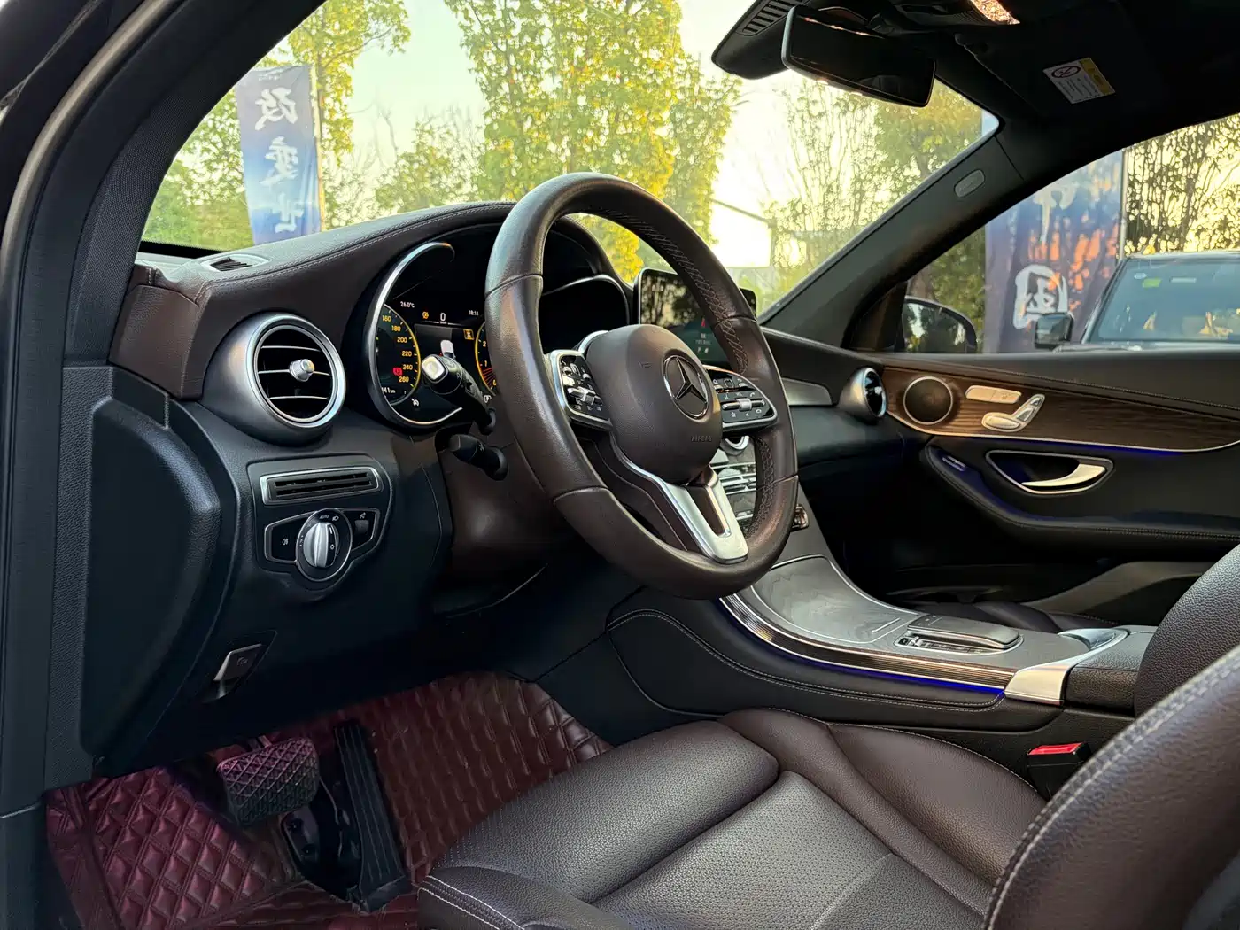 Mercedes-Benz GLC 2022 Model GLC 260 L 4MATIC Luxury Edition фото 4