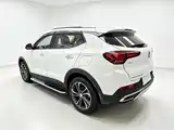 Photo 12 - Buick Encore GX