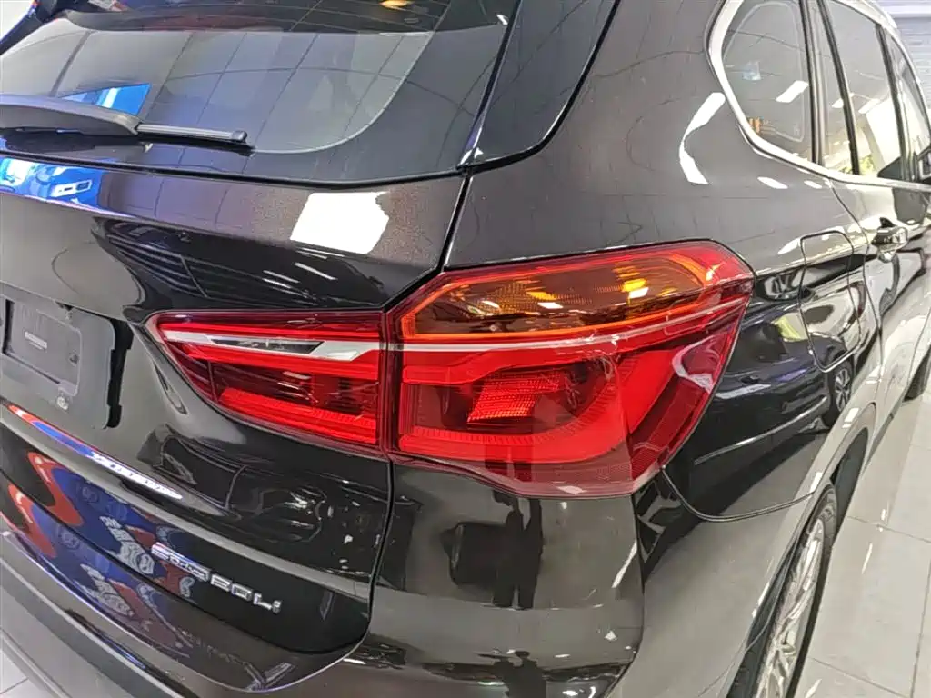 BMW X1 2018 sDrive20Li Leading Model фото 8