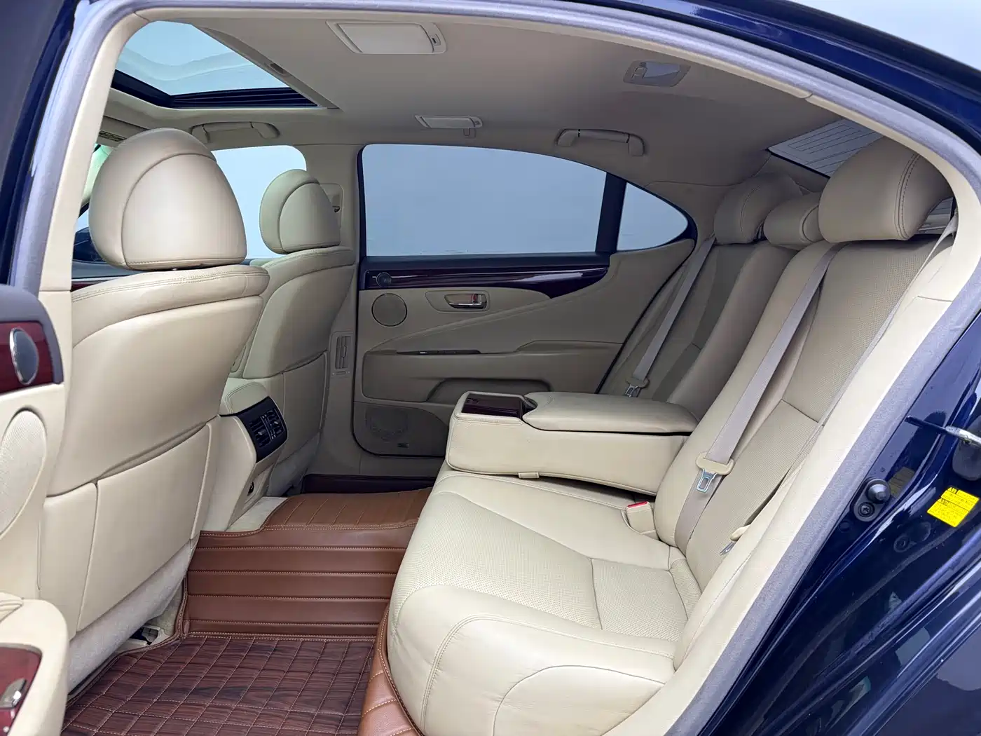 Lexus LS 2006 460L фото 12