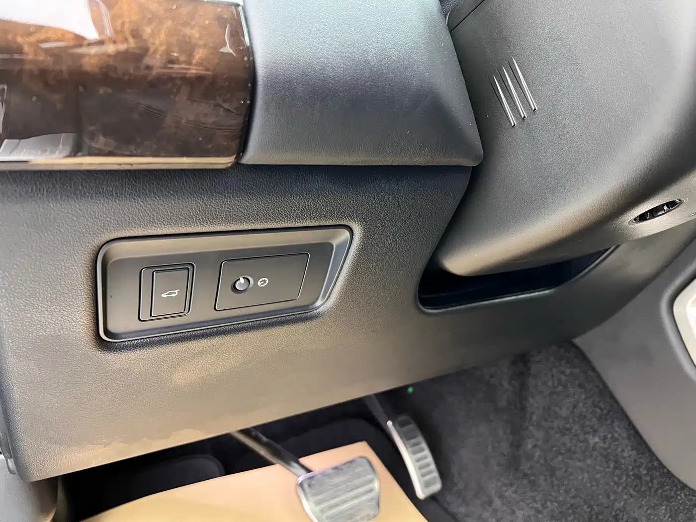 Land Rover Range Rover 2021 3.0 L6 Heritage Edition фото 8