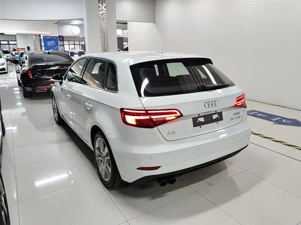 Audi A3 2018 30th Anniversary Sportback 35 TFSI Progressive фото 5