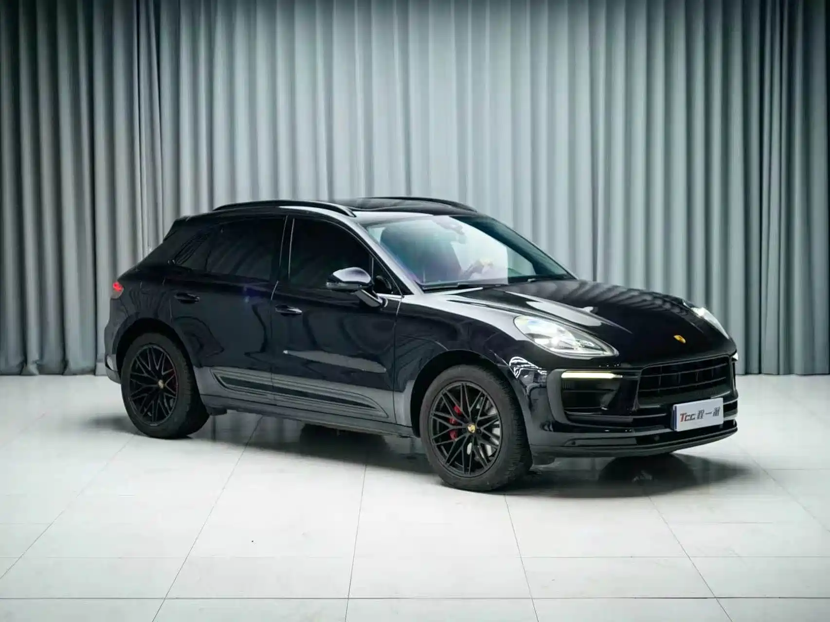Photo 5 - Porsche Macan