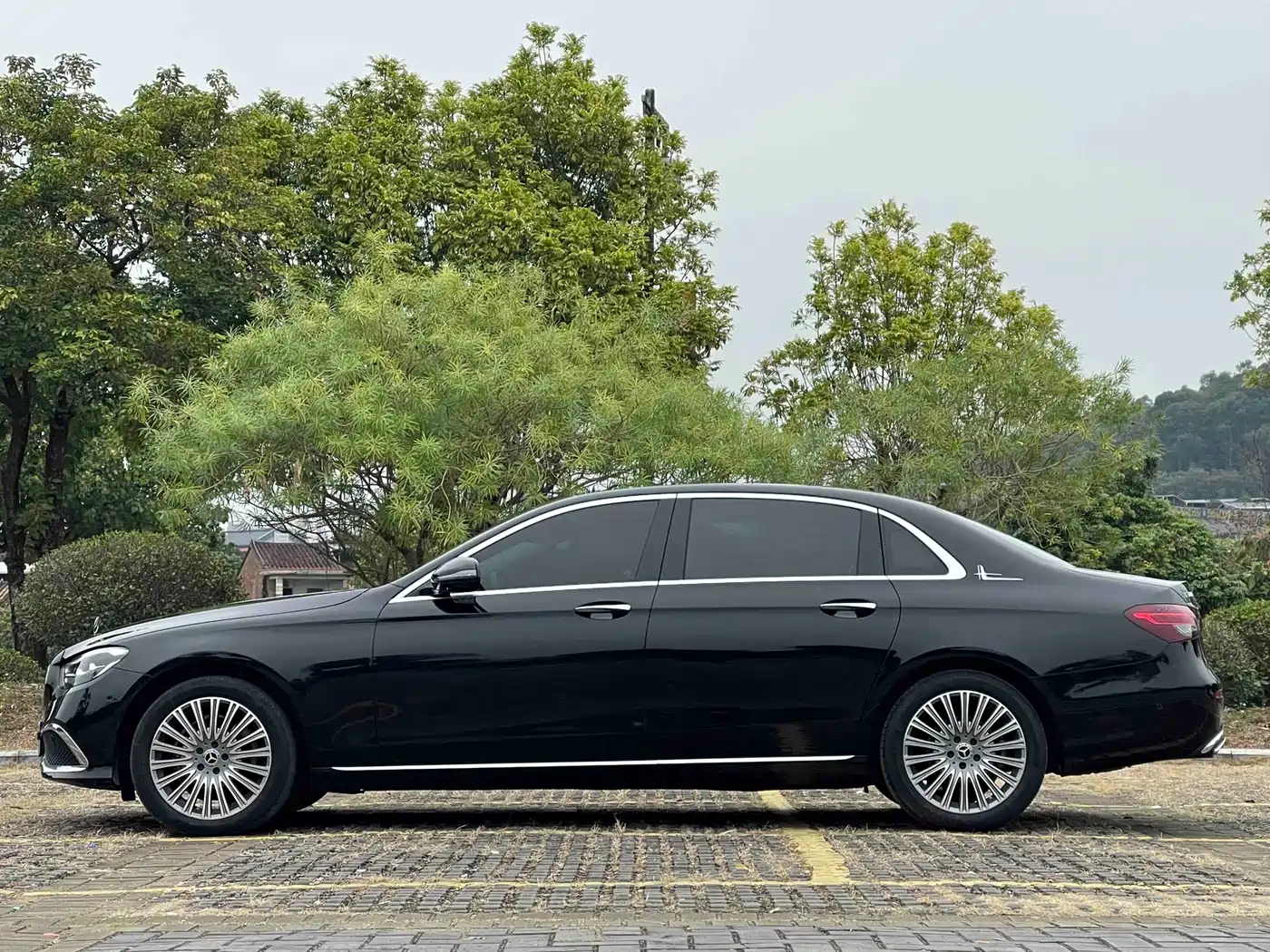 Mercedes-Benz E-Class 2021 E 300 L Luxury фото 15