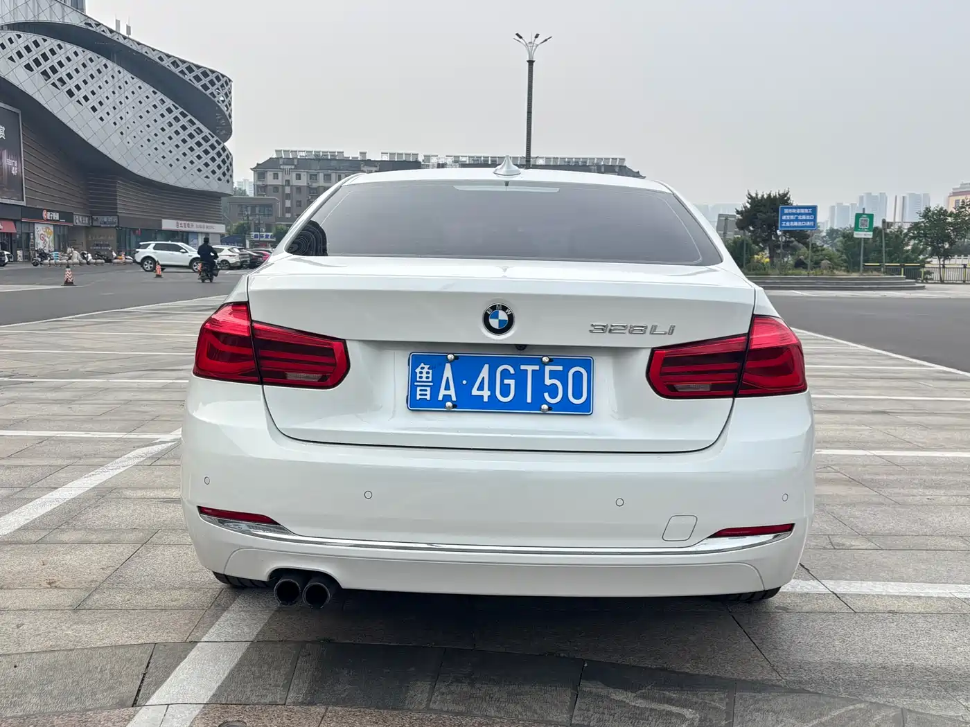 BMW 3 Series 2016 328Li Fashion фото 4