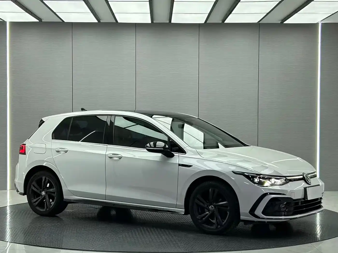 Volkswagen Golf 2021 280TSI DSG R-Line фото 6