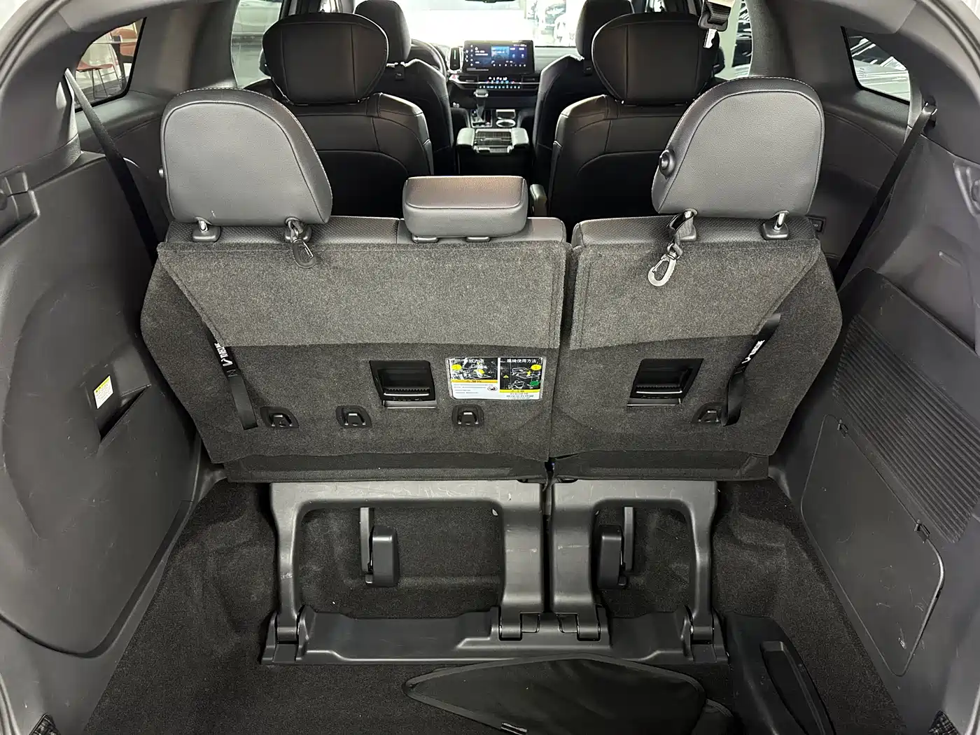 Toyota Sienna 2021 2.5L Hybrid Ultimate Edition фото 10