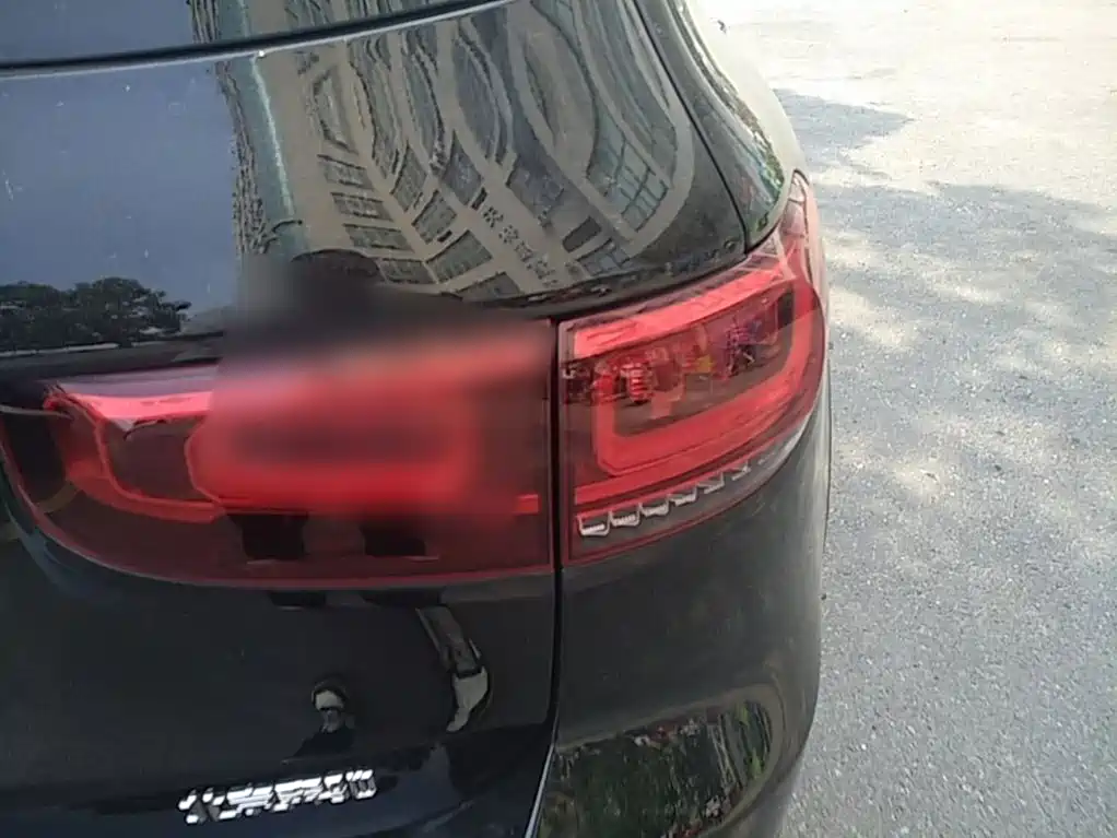 Фото 8 - Mercedes-Benz GLB