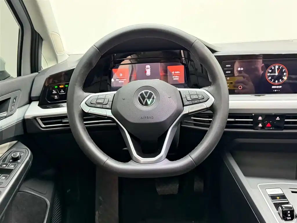 Volkswagen Golf 2023 Facelift 280TSI DSG Pro фото 26