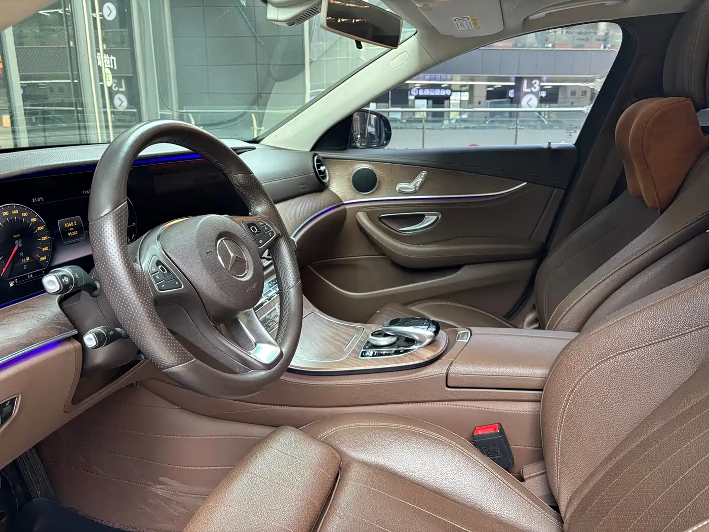 Mercedes-Benz E-Class 2018 E 200 L фото 4