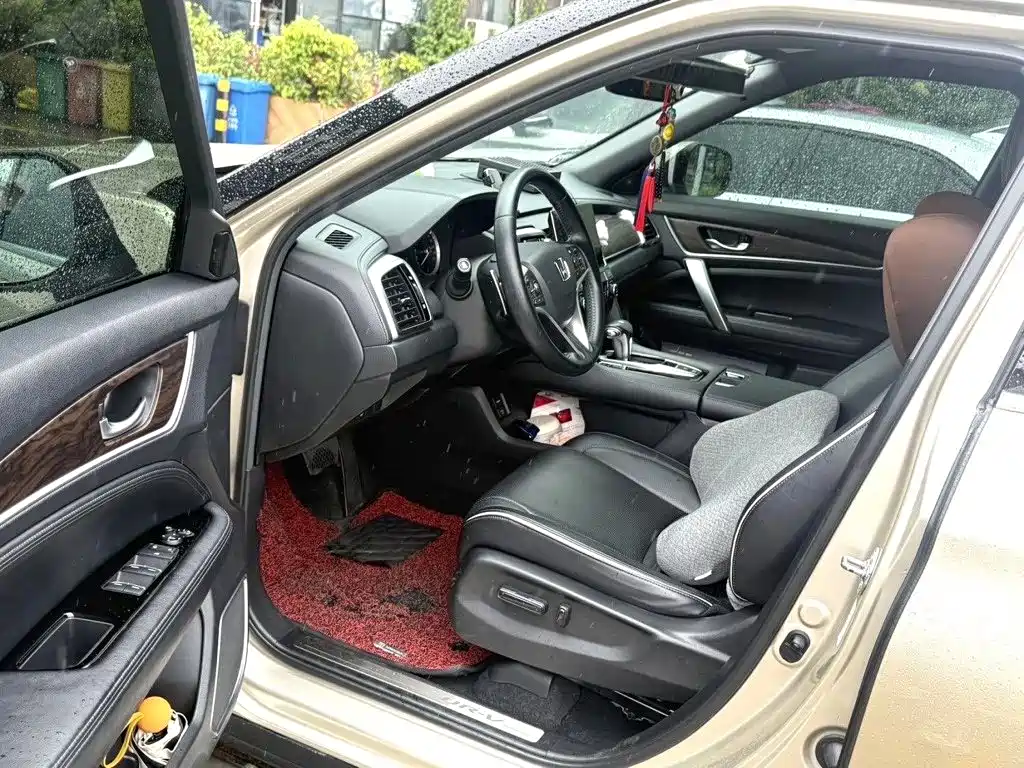 Honda UR-V 2017 2017 240TURBO 2WD Luxury Edition China V