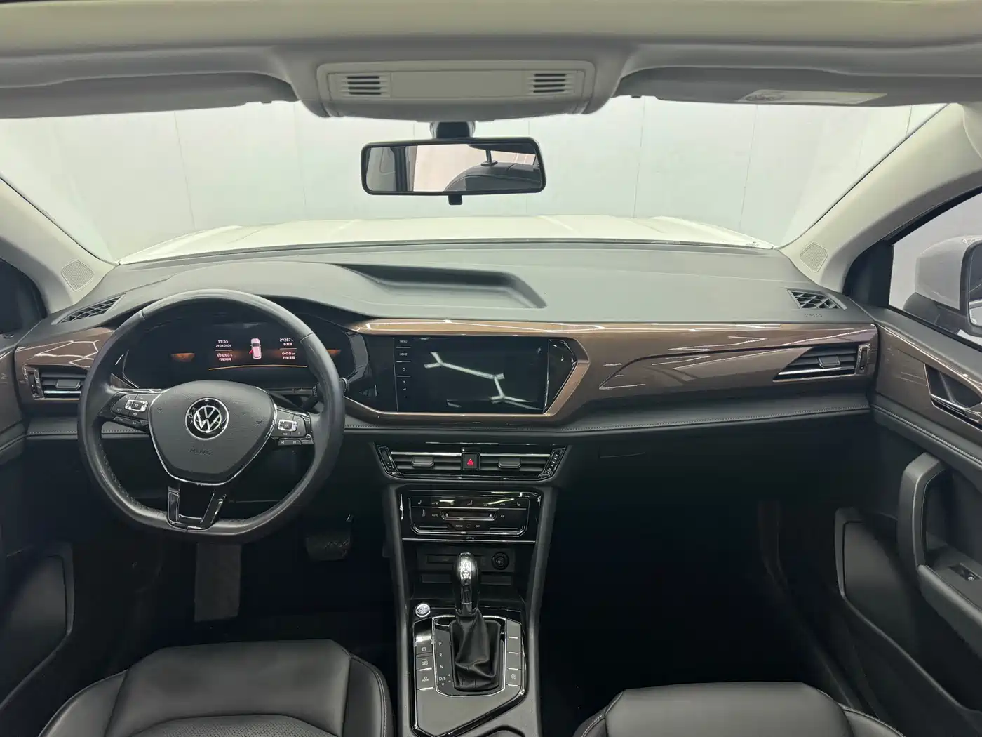 Volkswagen Tharu 2022 280TSI FWD Luxury Edition фото 6