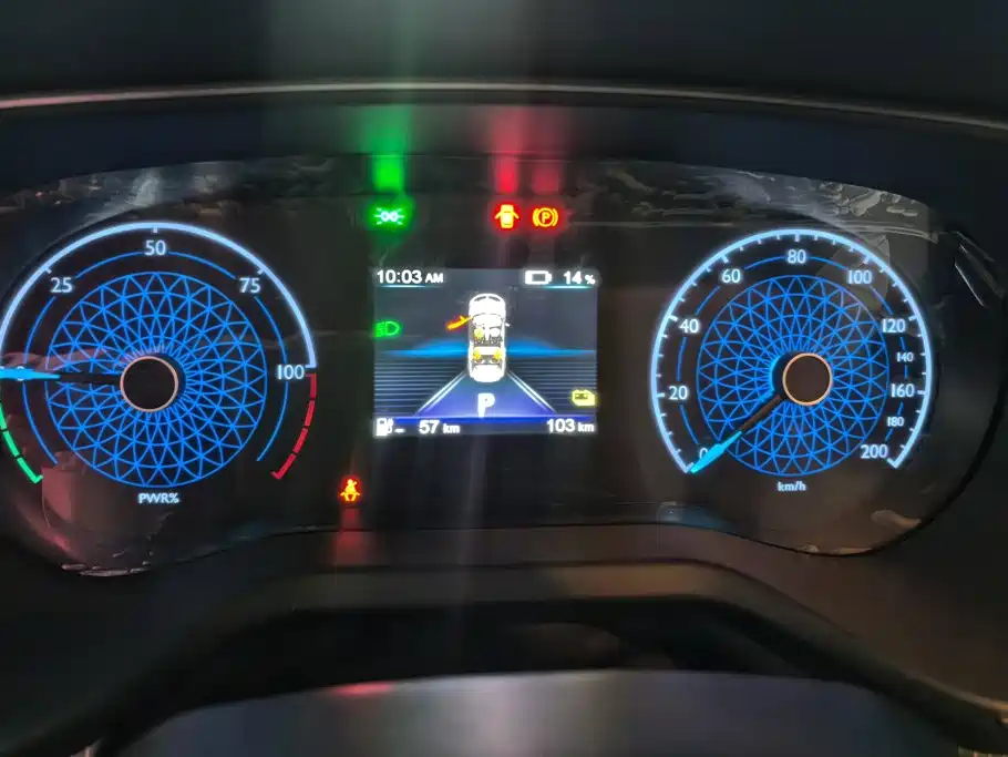 Hongqi E-QM5 2026 2025 610km PLUS