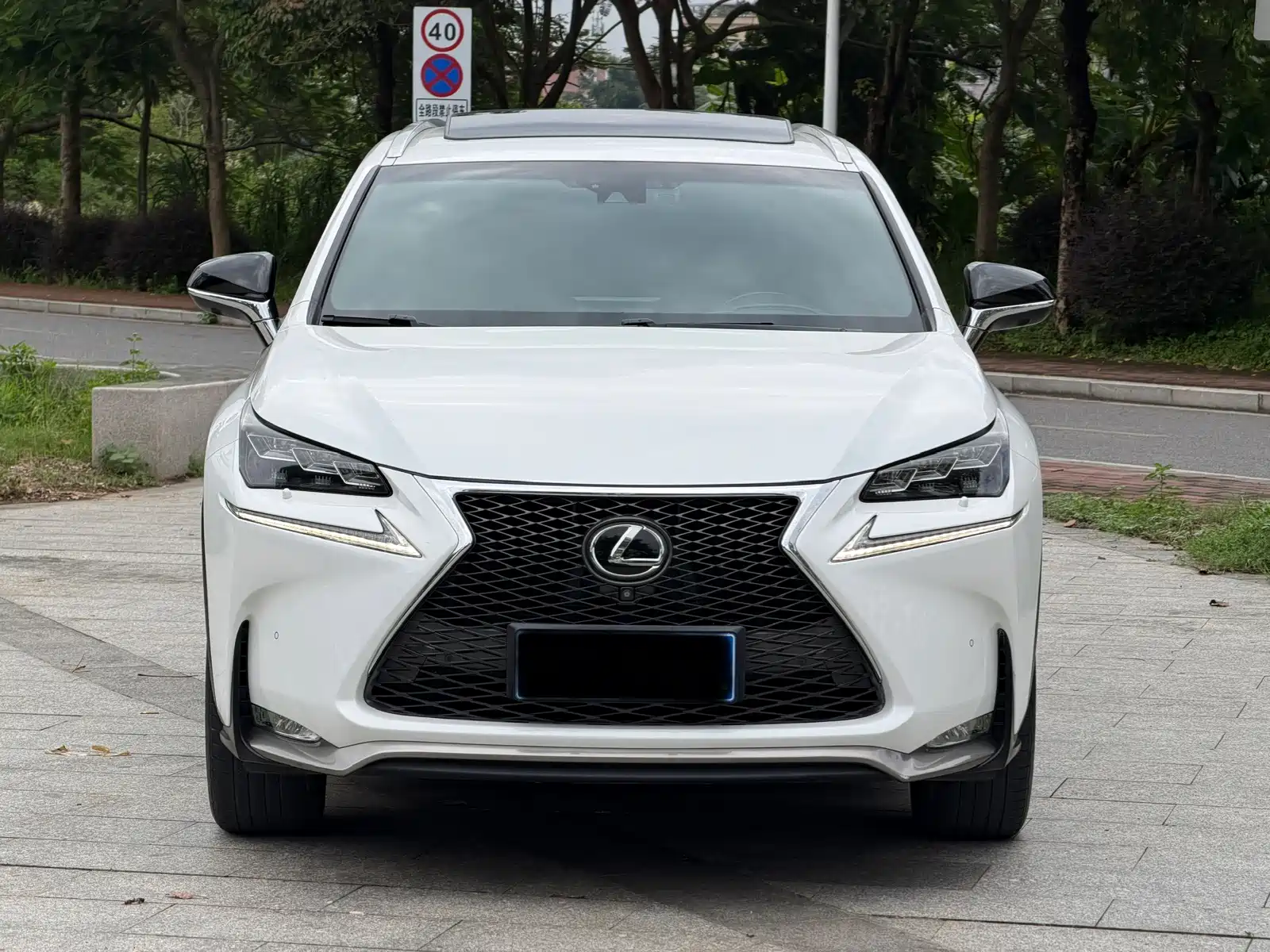 Фото 2 - Lexus NX