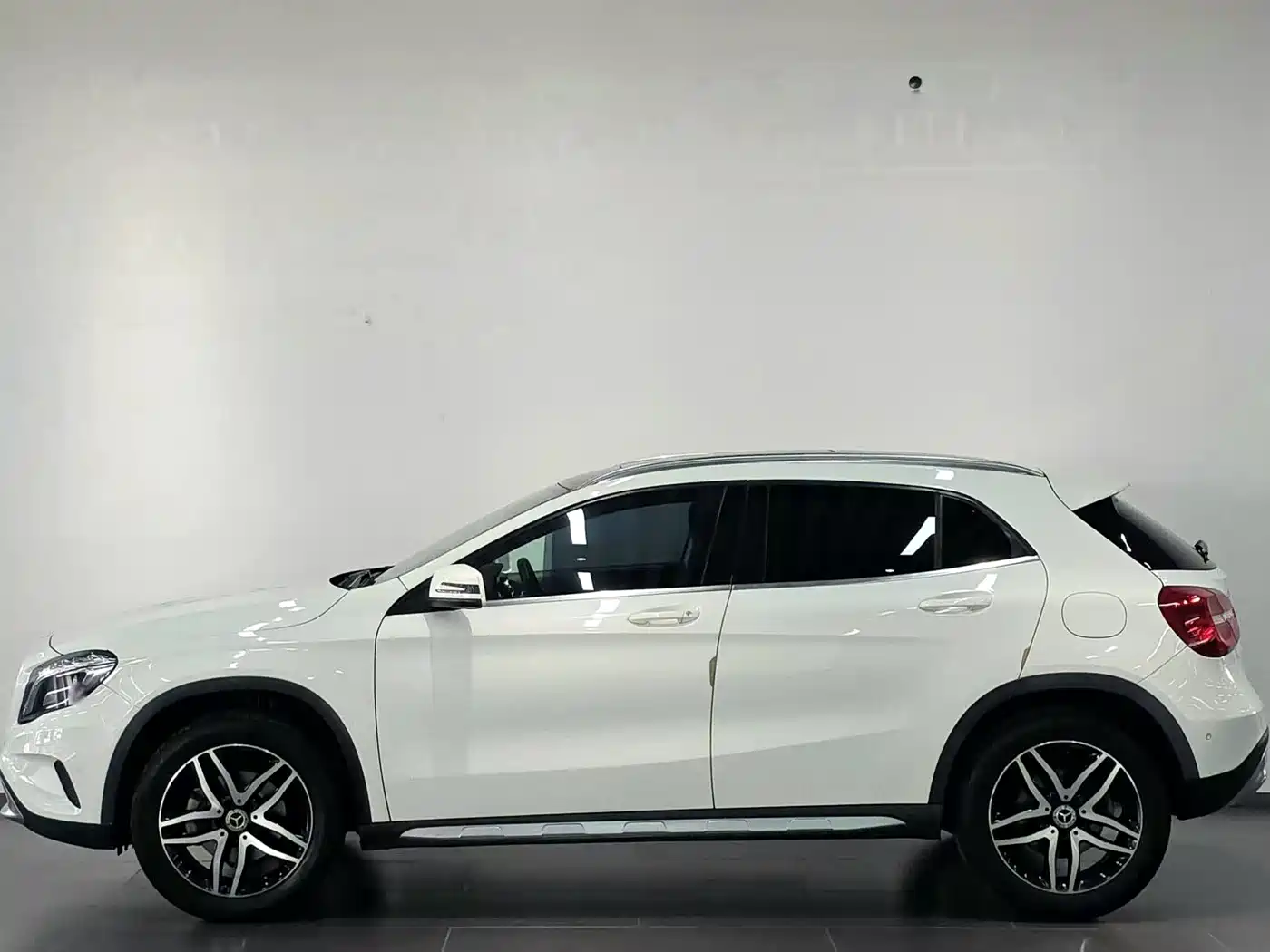 Mercedes-Benz GLA 2016 GLA 200 Fashion фото 2
