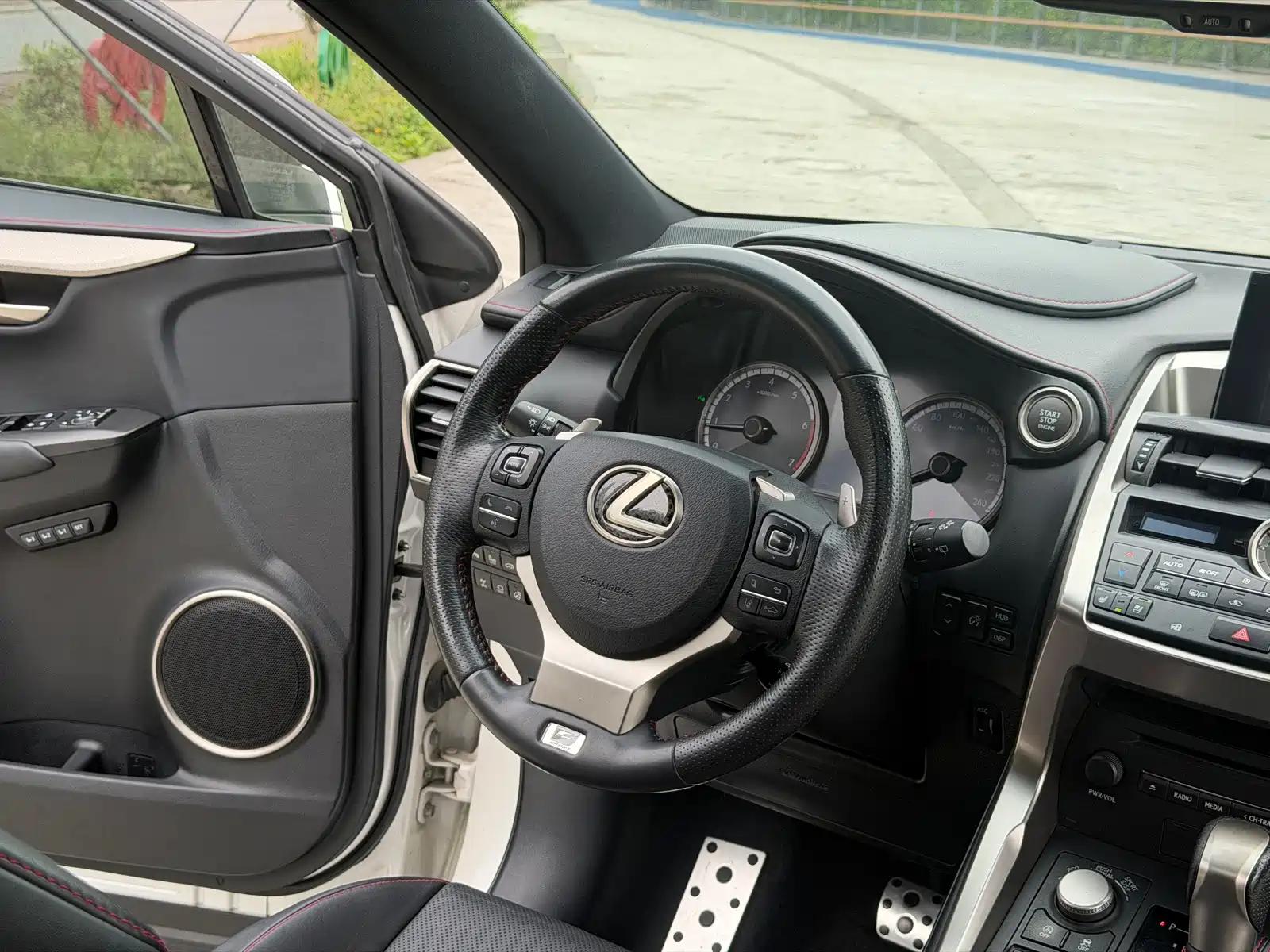 Фото 11 - Lexus NX