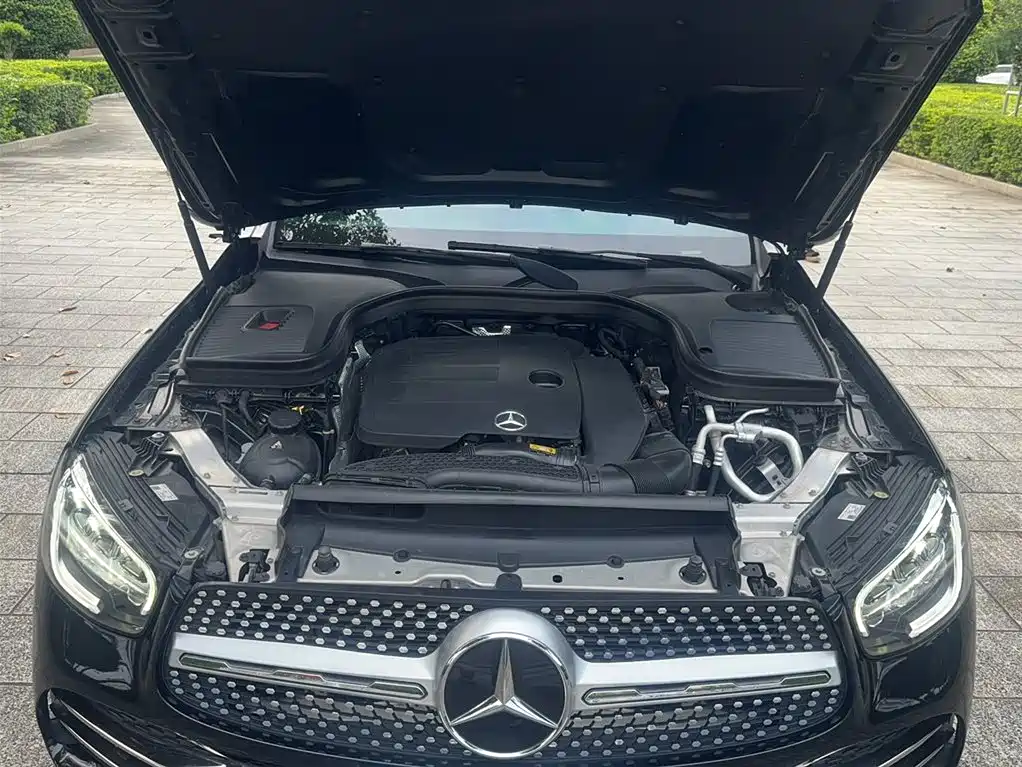 MERCEDES-BENZ GLC