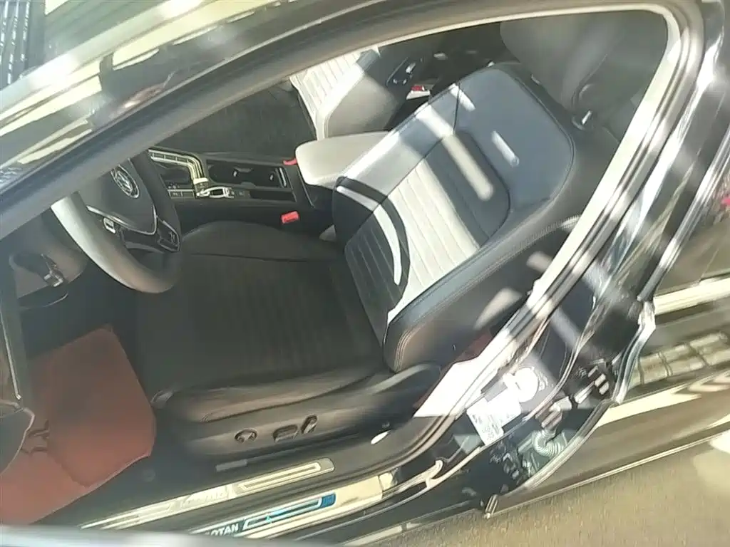Volkswagen Magotan 2017 330TSI DSG Luxury фото 16