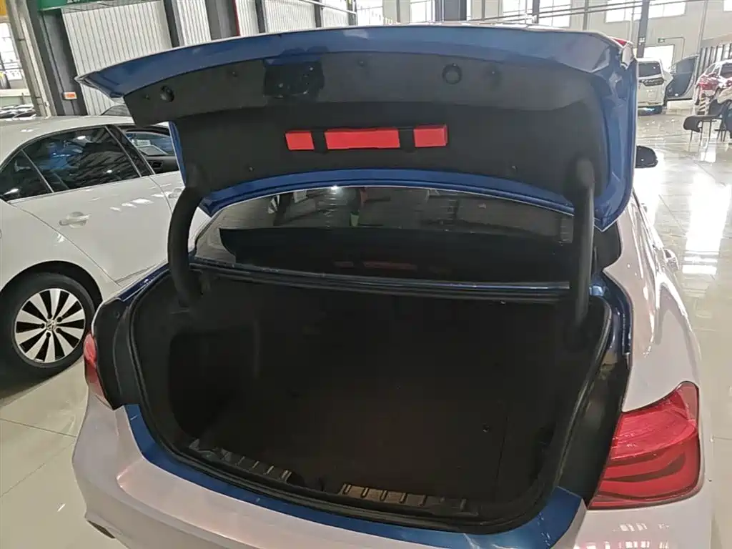 BMW 3 Series 2017 320Li M Sport фото 19