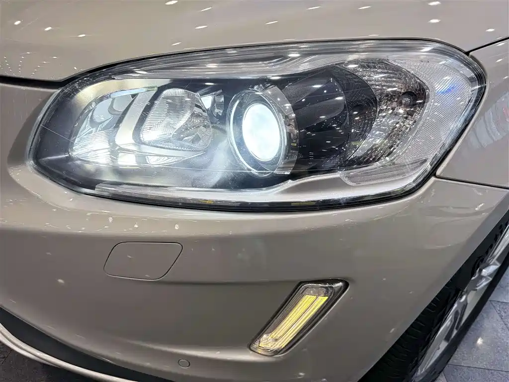 Фото 31 - Volvo XC60