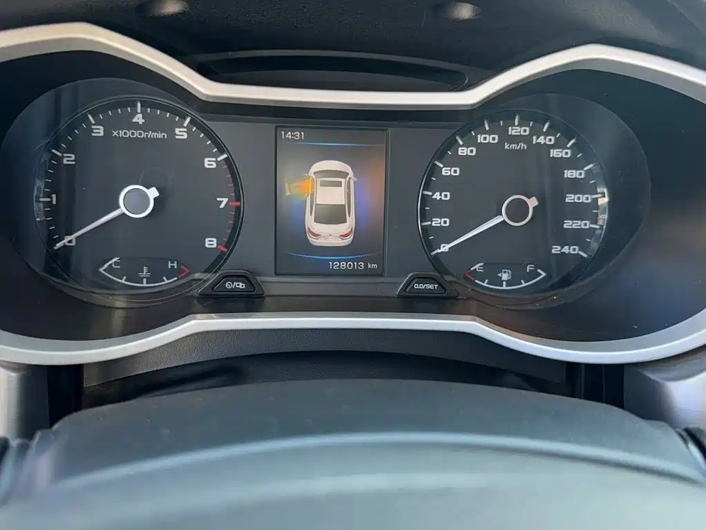 Фото 11 - Geely Emgrand GL