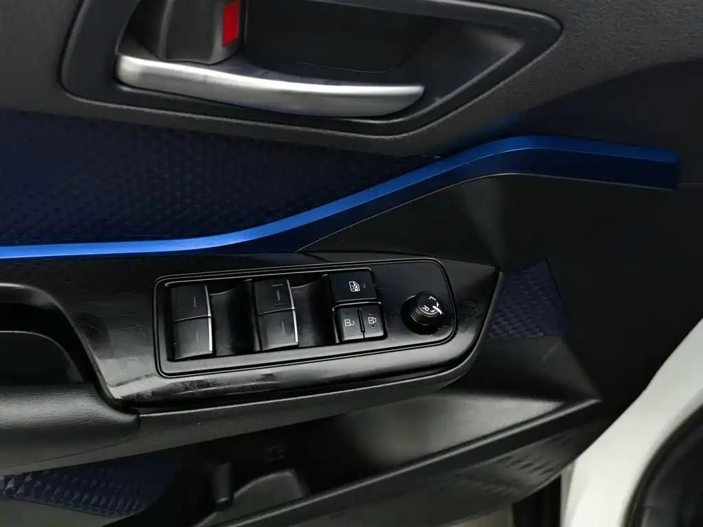 Toyota C-HR, миниатюра 9