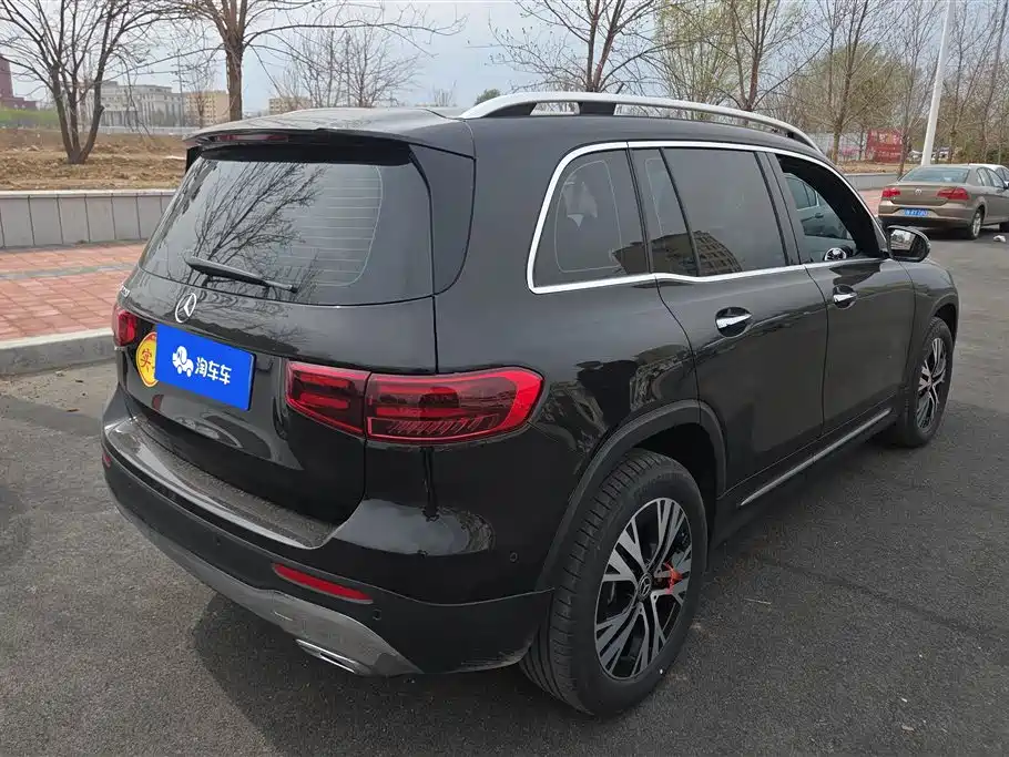 MERCEDES-BENZ GLB