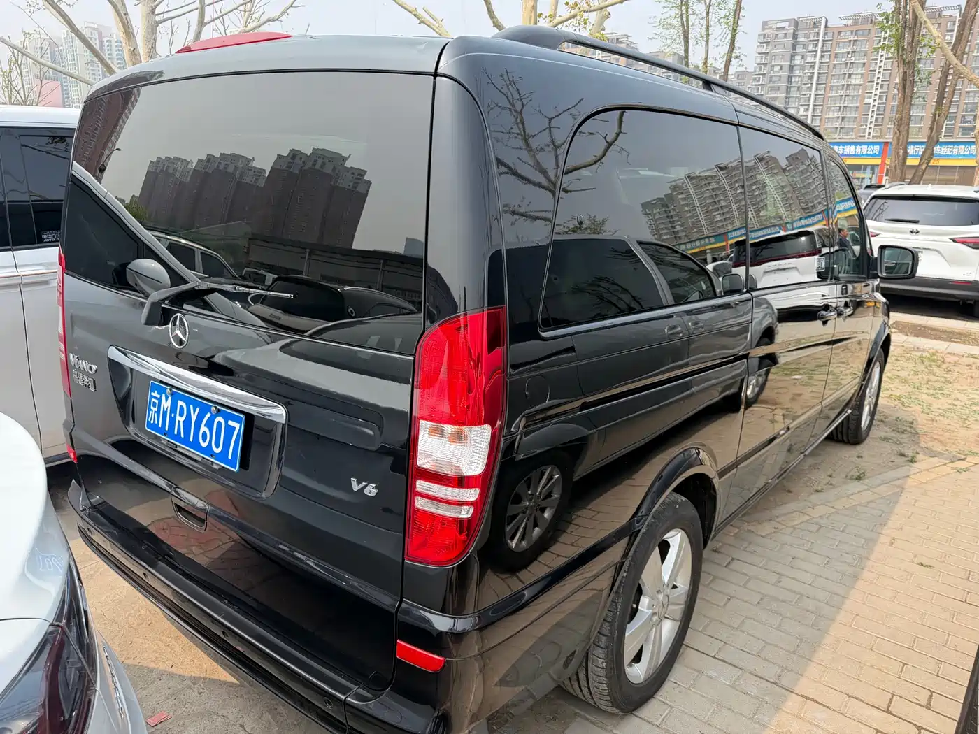 Mercedes-Benz Viano 2013 3.0L Privilege Edition фото 13