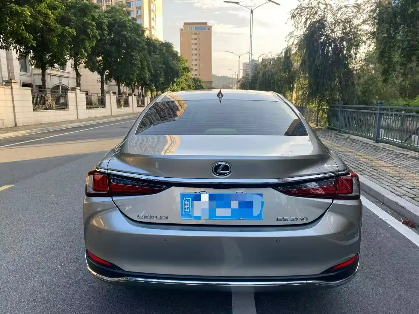 Lexus ES 2023 200 Excellence Edition фото 8